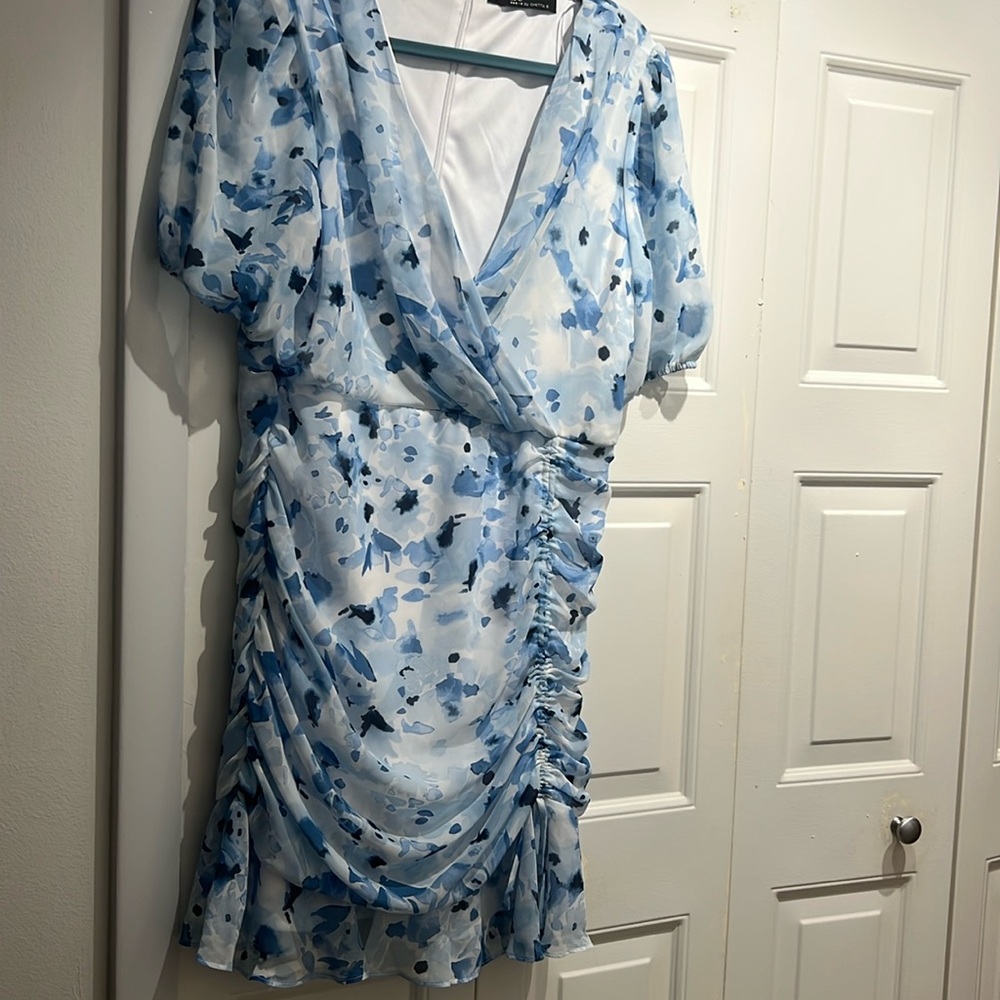 Dress with short sleeves and scrunched skirt